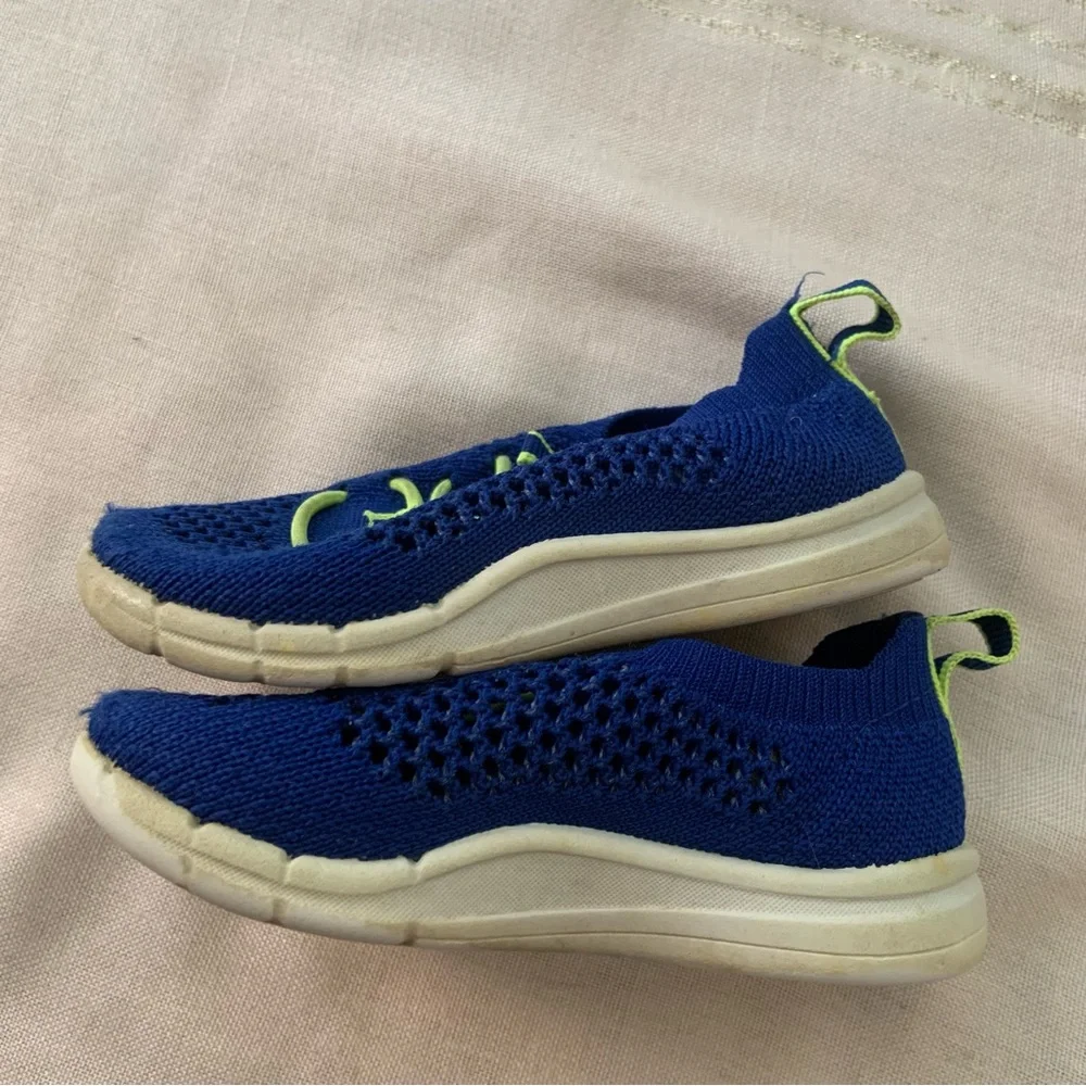 OshKosh B’Gosh Water Sneakers